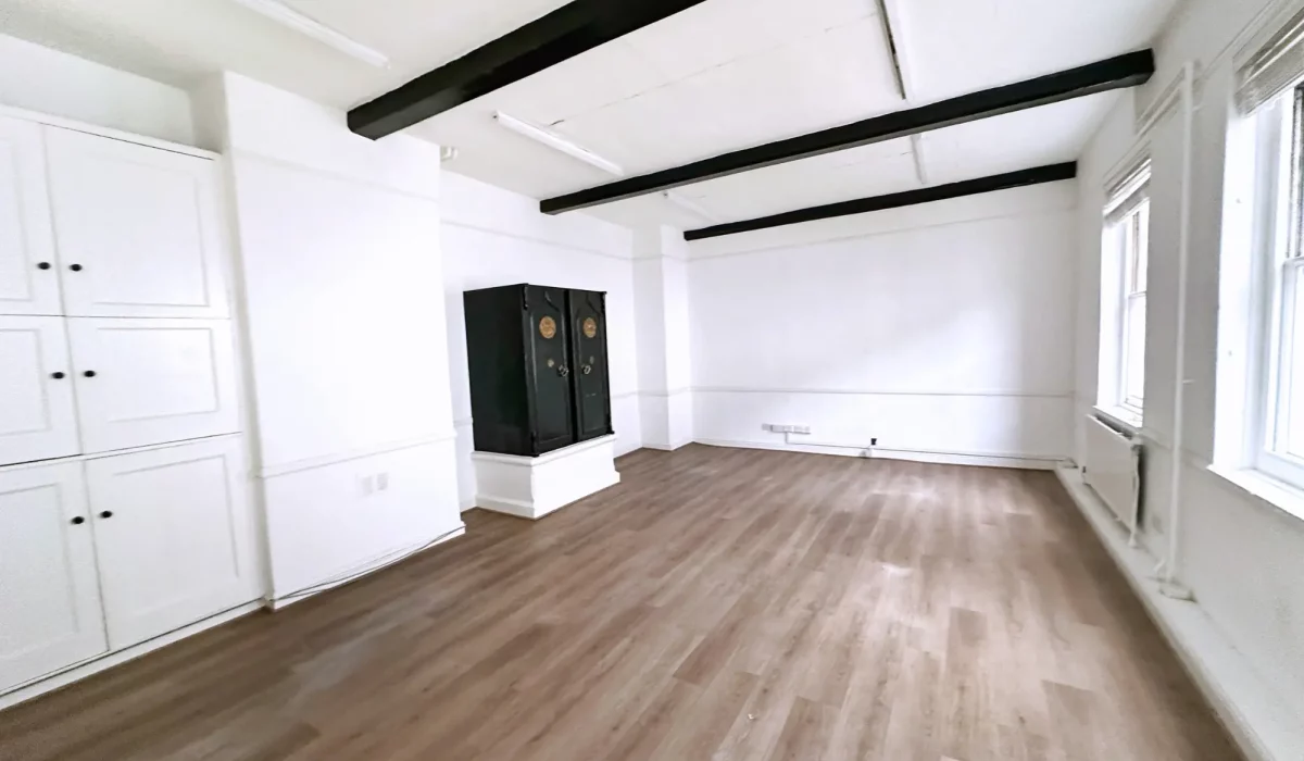Room4-4